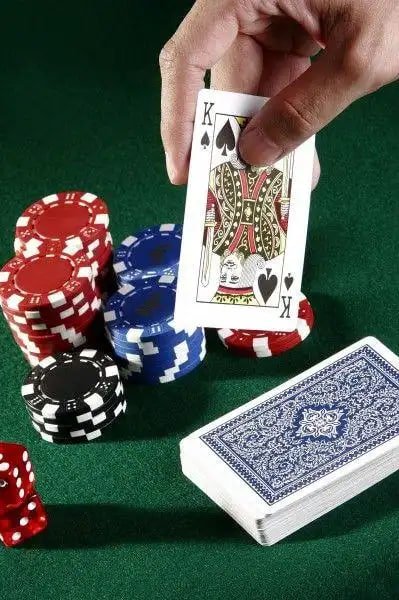 bond 24 Live Casino